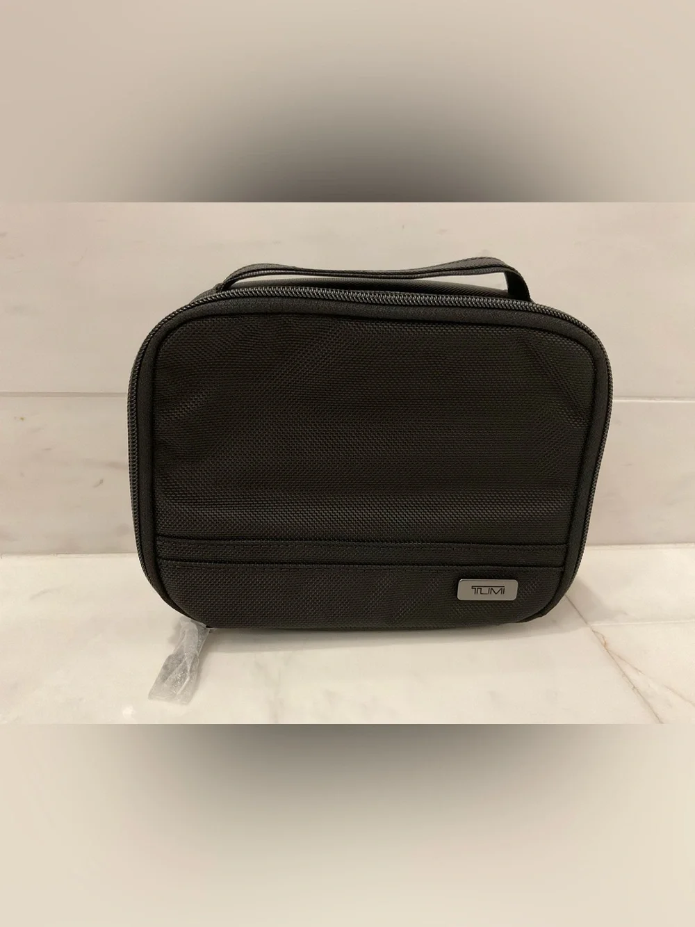 NEW TUMI Zippered CUBE TRAVEL POUCH - Cosmetic Bag - SOLID BLACK
